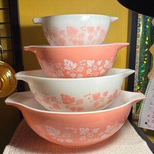 FULL SET GOOSEBERRY PYREX PINK NESTING BOWLS